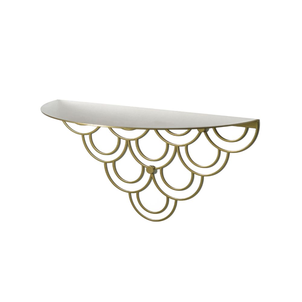 Ένα ράφι με κοπή λέιζερ χρυσό