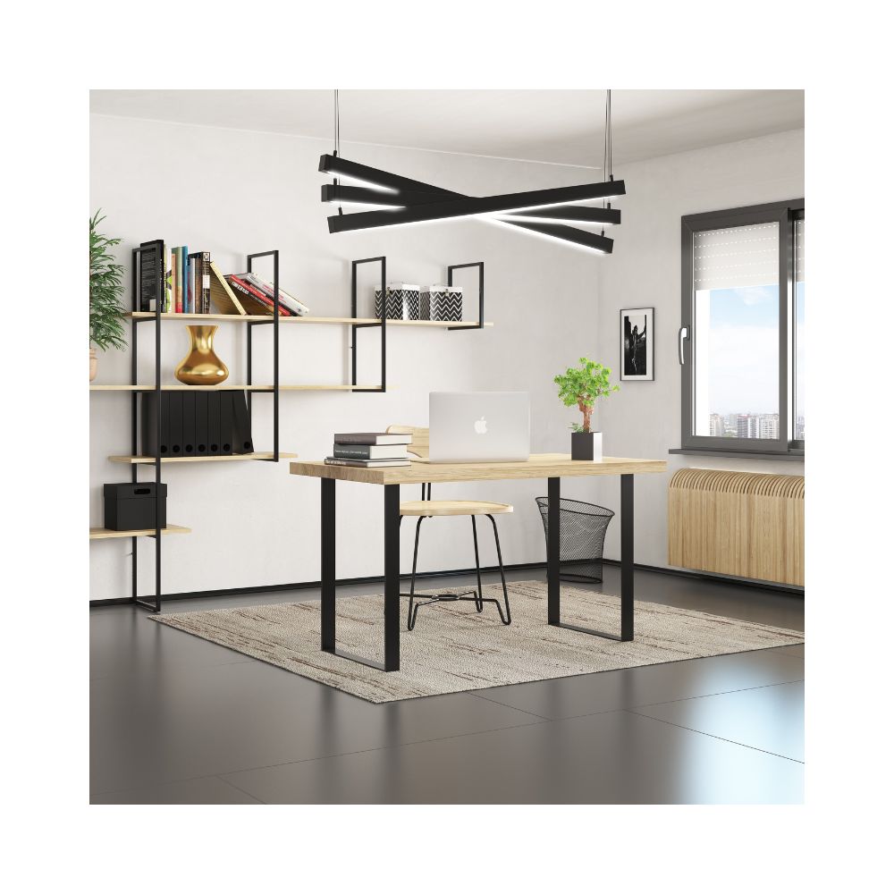 Ένα γραφείο κατασκευασμένο με μεταλλικά τετραγωνισμένα πόδια τραπεζιού σε μαύρο χρώμα